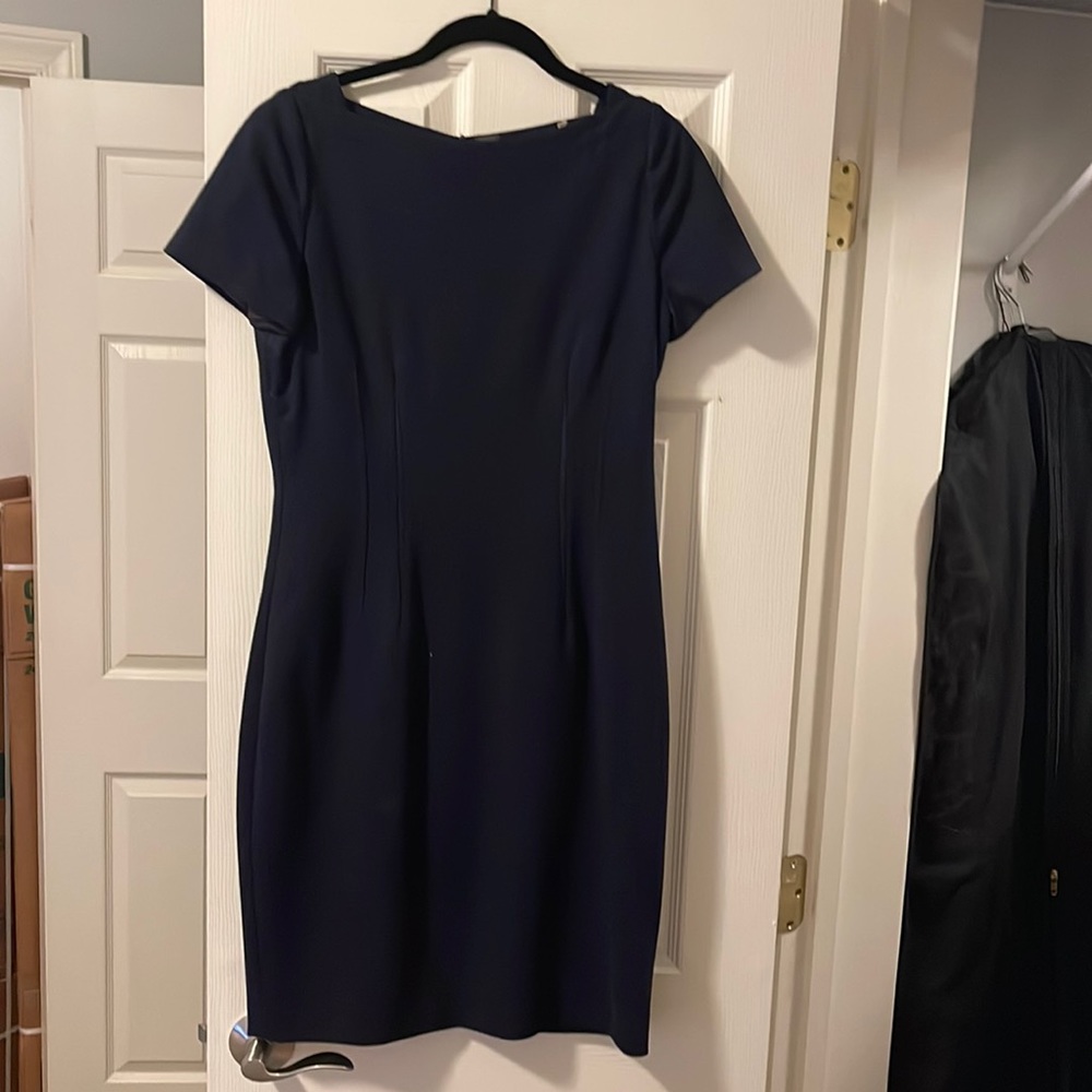 Elie Tahari navy shift dress